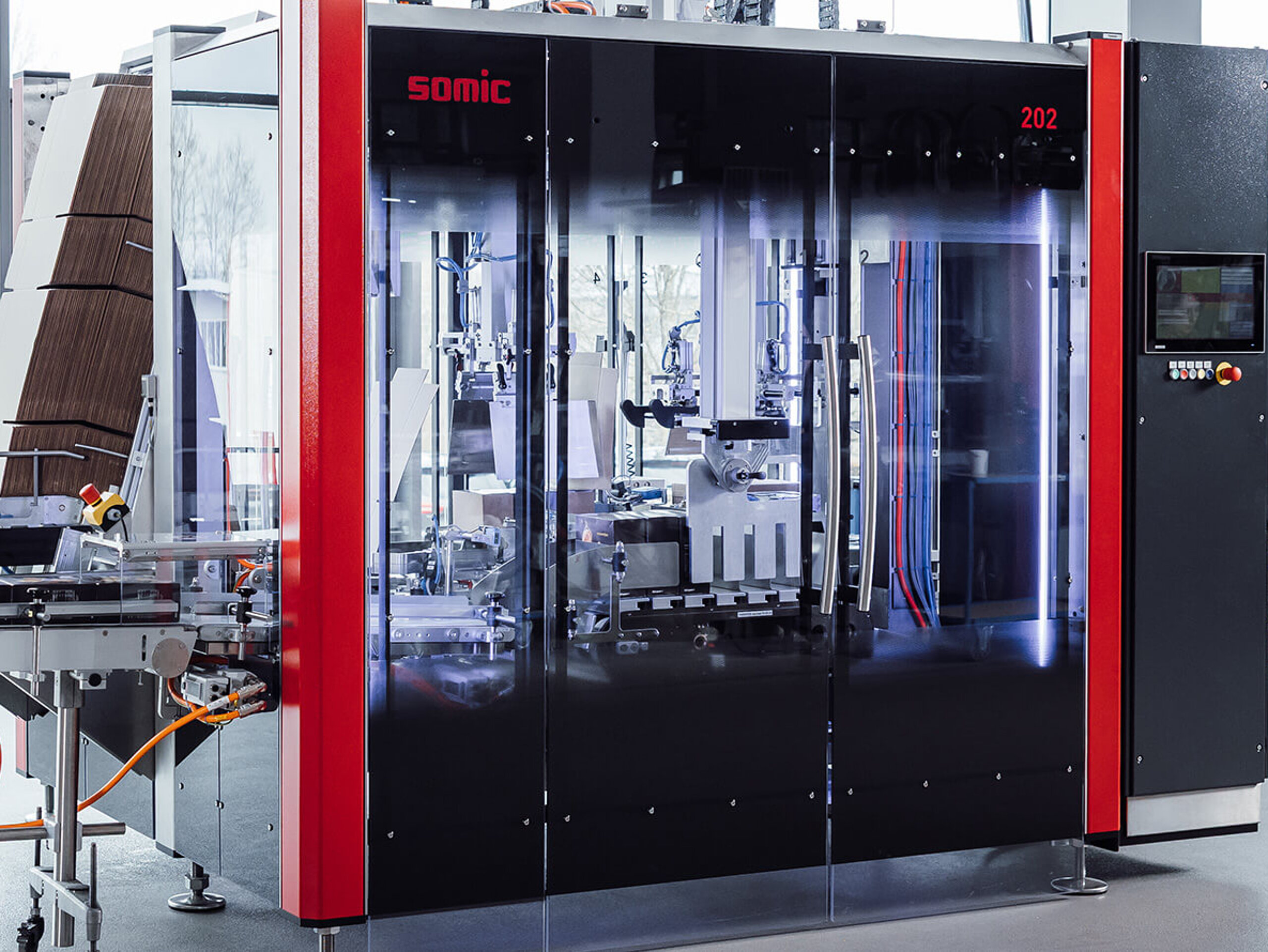 SOMIC 202: The efficient and compact cartoner for standardized packaging tasks